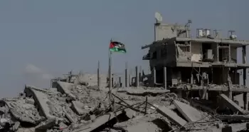 رفع علم فلسطين في قطاع غزة.webp