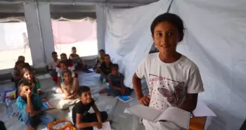 التعليم الوجاهي من خيام النزوح في غزة.