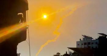 إطلاق قنابل إنارة في غزة