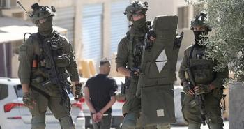 اعتقال فلسطيني من الضفة.jpg