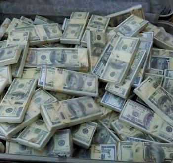 أموال-الإمارات-في-الصومال.jpg