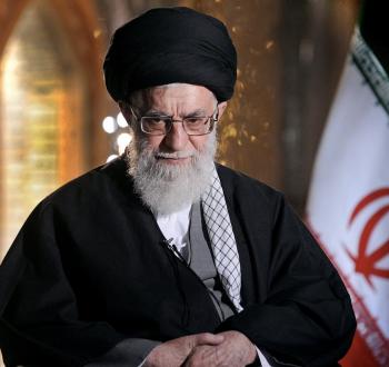 على خامئني