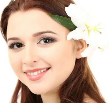 ماسكات من مطبخك لبشرة أصغر سناً