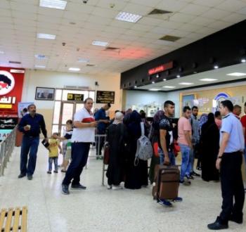 الاحتلال يمنع 9 مواطنين من السفر
