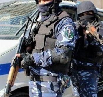 الشرطة الفلسطينية.jpg