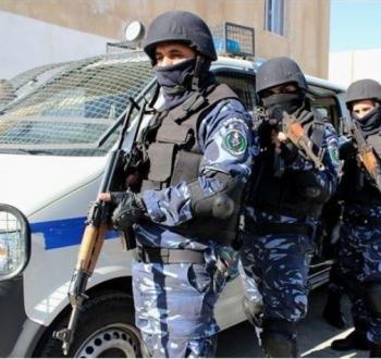 الشرطة الفلسطينية.jpg