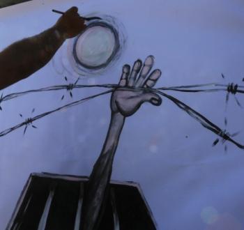 الأمعاء الخاوية.. معركة الأسرى الفلسطينيين من أجل البقاء
