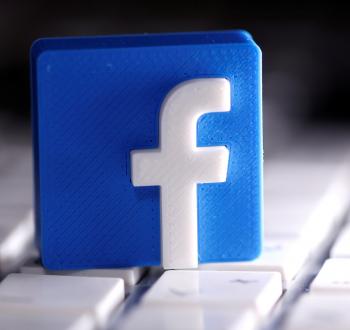 2020-04-09T223436Z_1445257917_RC2A1G9N8YP7_RTRMADP_3_FACEBOOK-LAWSUIT-PRIVACY.jpg