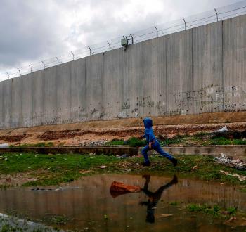 202104mena_israelpalestine_barrier.jpg