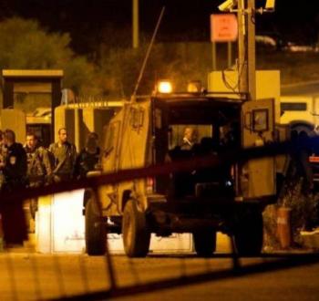 مقاومون يطلقون النار صوب حاجز حوارة جنوب نابلس