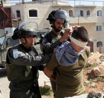 اعتقال فتى فلسطيني