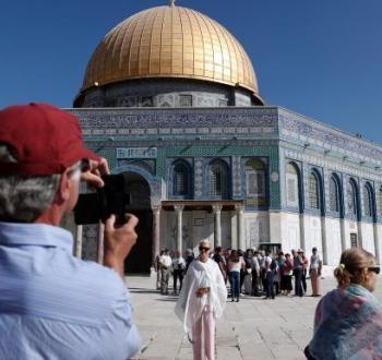 السياحة الأجنبية في المسجد الأقصى