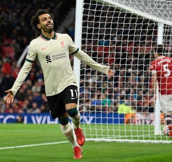 رقم تاريخي في انتظار محمد صلاح الليلة.jpg