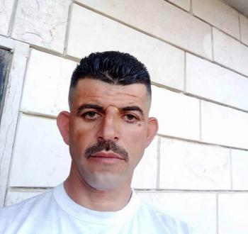 الشهيد مفيد اخليل من بيت أمر.jpg
