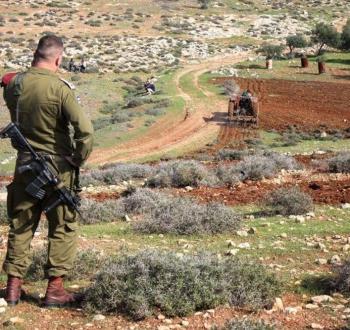 مصادرة الأراضي الفلسطينية.jpg