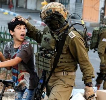 اعتقال طفل فلسطيني