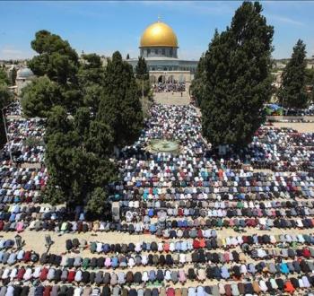 صلاة الجمعة في المسجد الأقصى