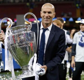 زيدان يتصدر قائمة المرشحين لتدريب ريال مدريد