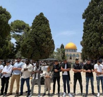 صلاة الجمعة في المسجد الأقصى