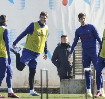 برشلونة يقرر بيع حارسه
