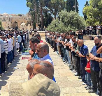 صلاة الجمعة في المسجد الأقصى