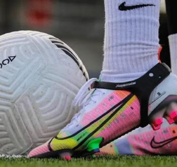 الفيفا يوافق على تقنية التتبع للأحذية بالذكاء الاصطناعي