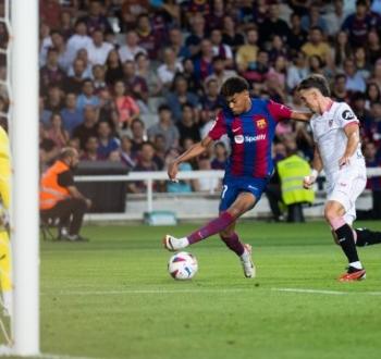 ملخص مباراة برشلونة وإشبيلية في الدوري الإسباني