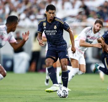نجم ريال مدريد مرشح للتتويج بـ 3 كرات ذهبية