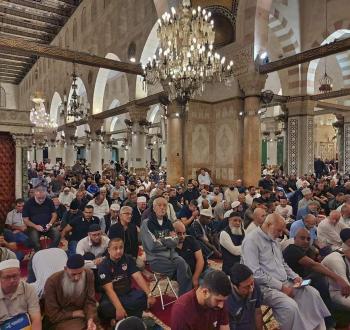 صلاة الفجر في المسجد الأقصى