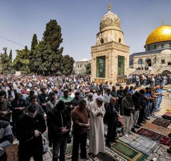 أرشيفية ..الصلاة في المسجد الأقصى.jpg
