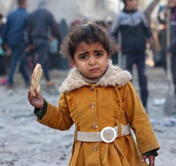 طفلة فلسطينية في شمال غزة.jpg