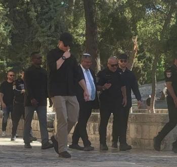 بن غفير يقتحم الأقصى (2).jpg