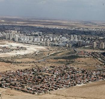 مدينة بئر السبع في النقب المحتل.jpg