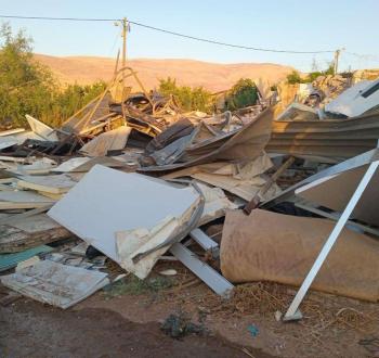 هدم منزل وحظيرة في الضفة الغربية