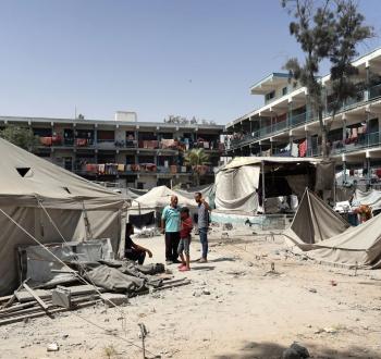 مدرسة تؤوي نازحين في غزة - صورة أرشيفية