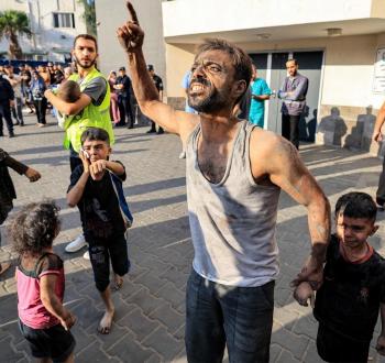 مواطن من غزة عقب قصف الاحتلال لشفته السكنية.jpg