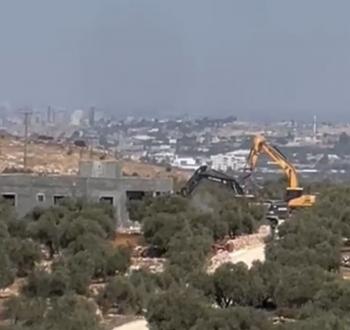 الاحتلال يهدم منزلا قيد الإنشاء في دير بلوط غرب سلفيت.jpg