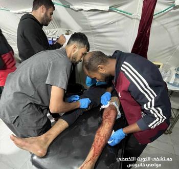 أرشيفية .شهداء ومصابون باستهداف خيام النازحين بمواصي خانيونس4.jpg