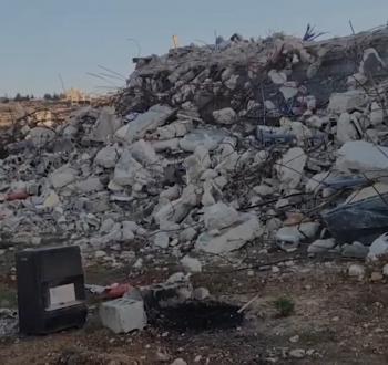 هدم المنازل في شيوخ العروب ينذر بهدم آلاف المنازل بالضفة الغربية