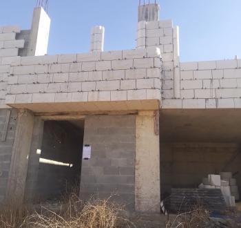 إخطار وقف البناء والعمل في منزل قيد الإنشاء في ياسوف بسلفيت
