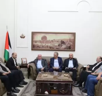 صورة أرشيفية لإحدى اجتماعات المناقشات حول لجنة إسناد غزة