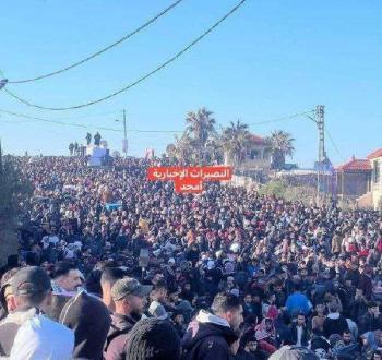 احتشاد النازحين بانتظار العودة للشمال.jpg