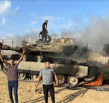 ميركافاة إسرائيلية دمرتها المقاومة الفلسطينية في الـ 7 من أكتوبر 2023.jpg