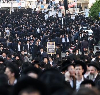 2024-04-11T145226Z_1033487483_RC2E47AI5SZH_RTRMADP_3_ISRAEL-CONSCRIPTION-ULTRA-ORTHODOX-PROTEST.jpg