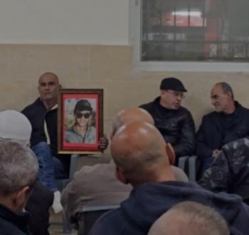 أسرى محررين وأهالي شهداء يطالبون الرئيس بالتراجع عن مرسوم مخصصاتهم