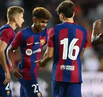 ثنائي برشلونة يلتزمان بصيام رمضان في دوري أبطال أوروبا