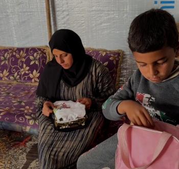 رمضان حزين.. أم محمد الهربيطي ومعاناتها بالخيمة والنزوح المتواصل والفقد الذي تتجرع مرارته