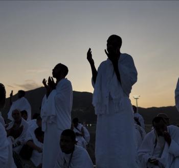 الحجاج في عرفة.jpg