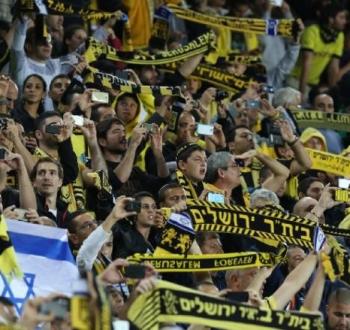 اتحاد الكرة الفلسطيني يرصد 776 هتافاً عنصرياً في الملاعب الإسرائيلية