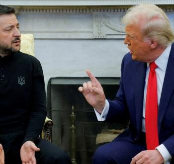 الرئيس الأمريكي دونالد ترامب (يمين الصورة) رفقة نظيره الأوكراني زيلينسكي.jpg
